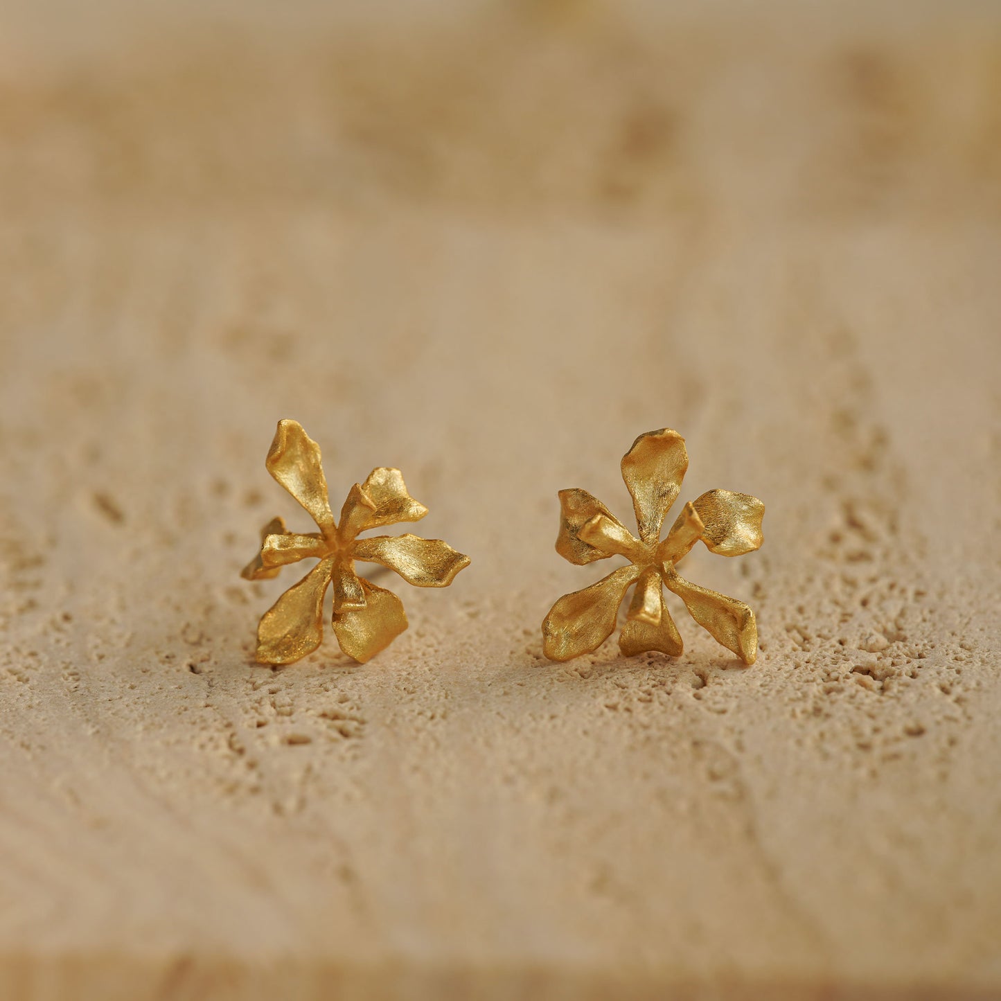 IRIS EARRING STUD