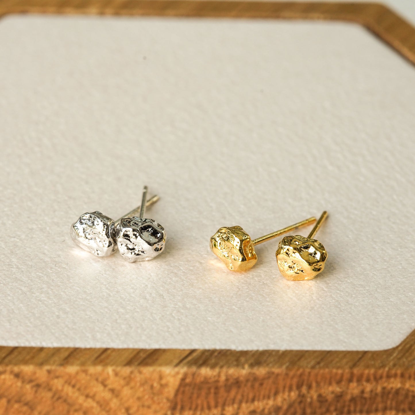 STONE EARRINGS