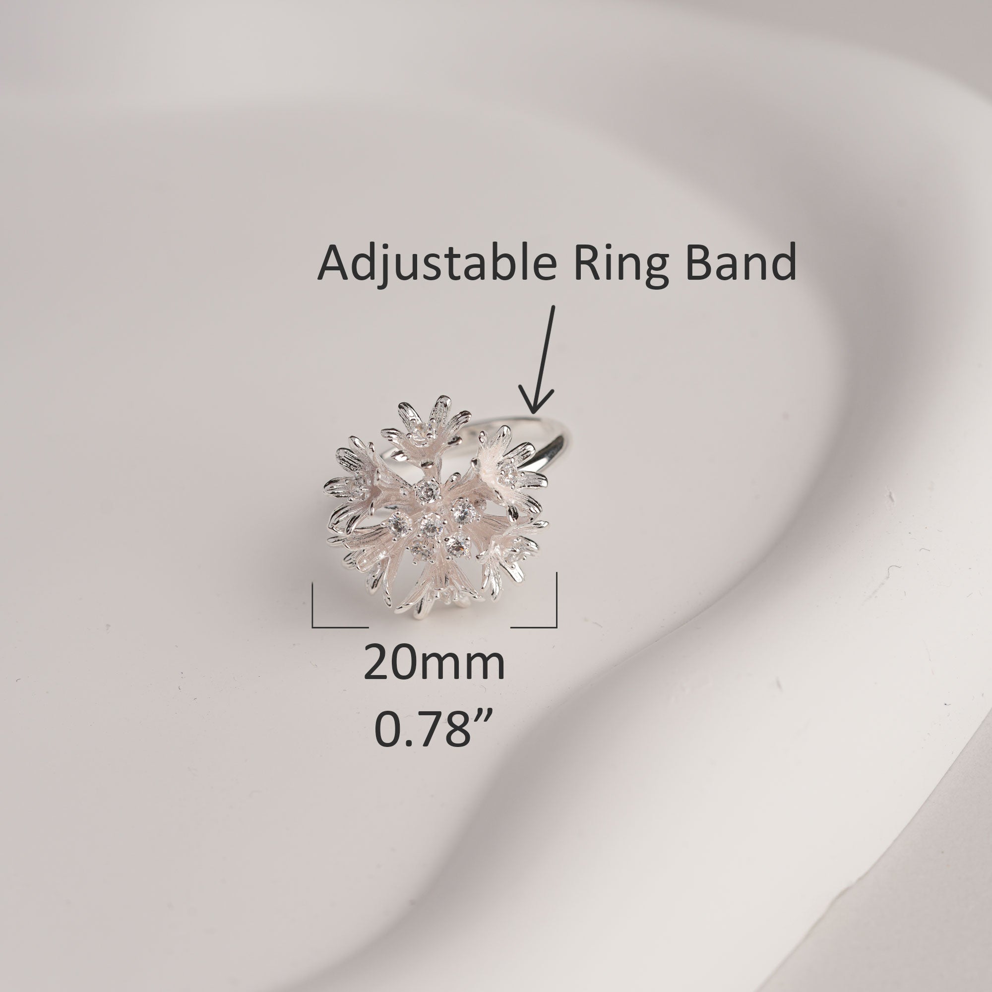 Adjustable ring band size detail
