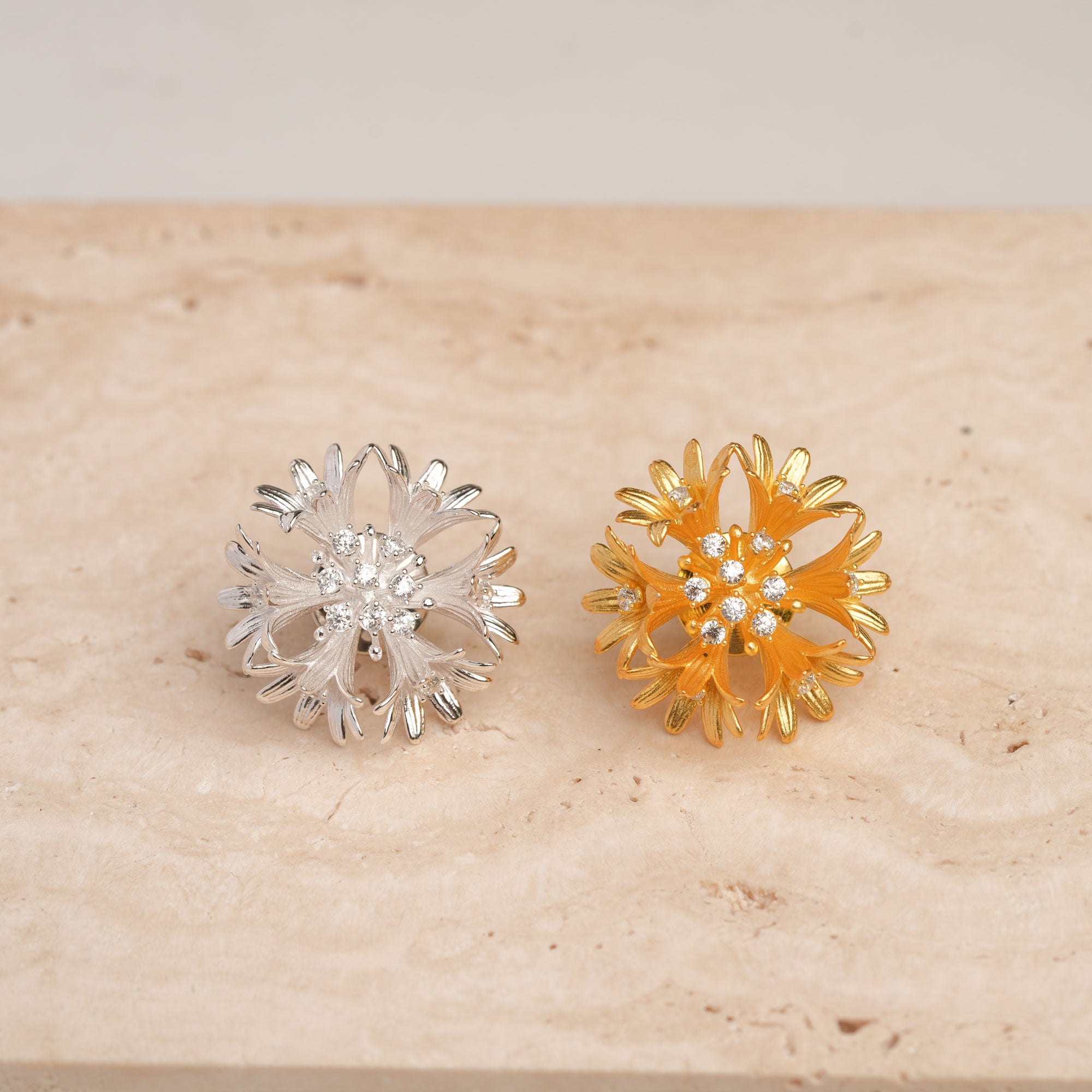 Cornflower brooch in silver and gold