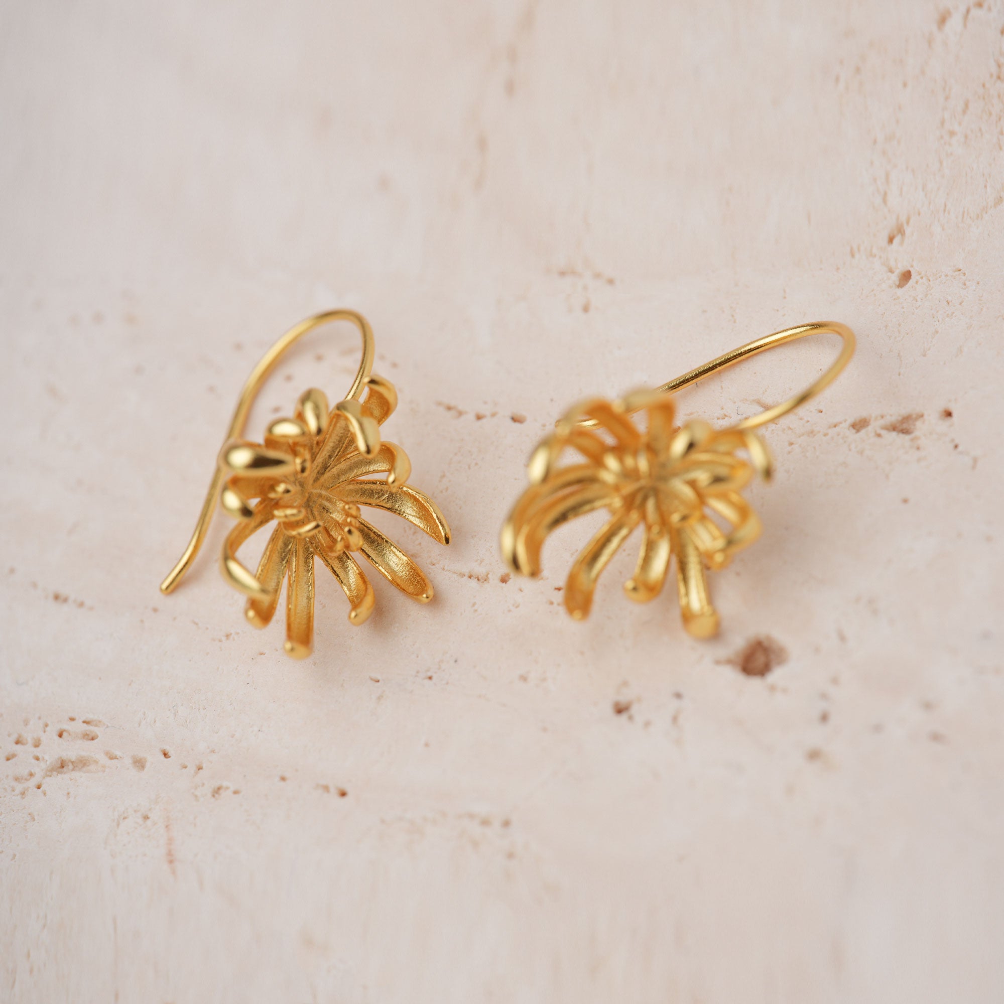 Elegant chrysanthemum ear drops