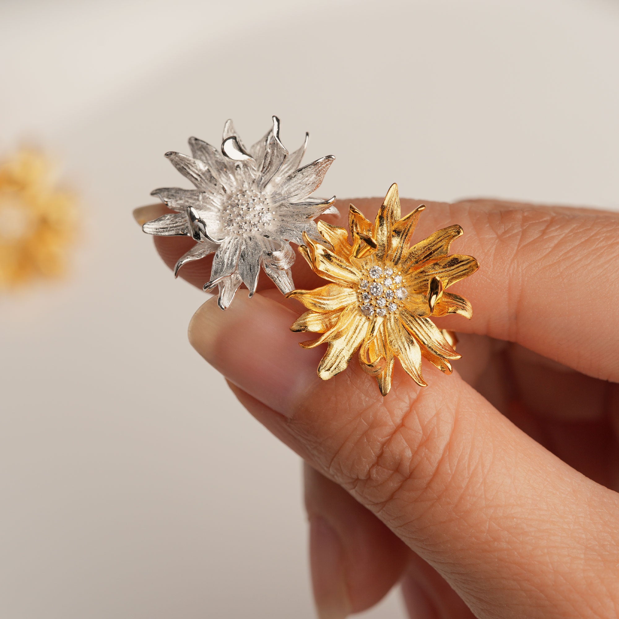 Everyday floral earrings with daisy inspired design