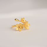 Gold forget-me-not flower ring with floral design