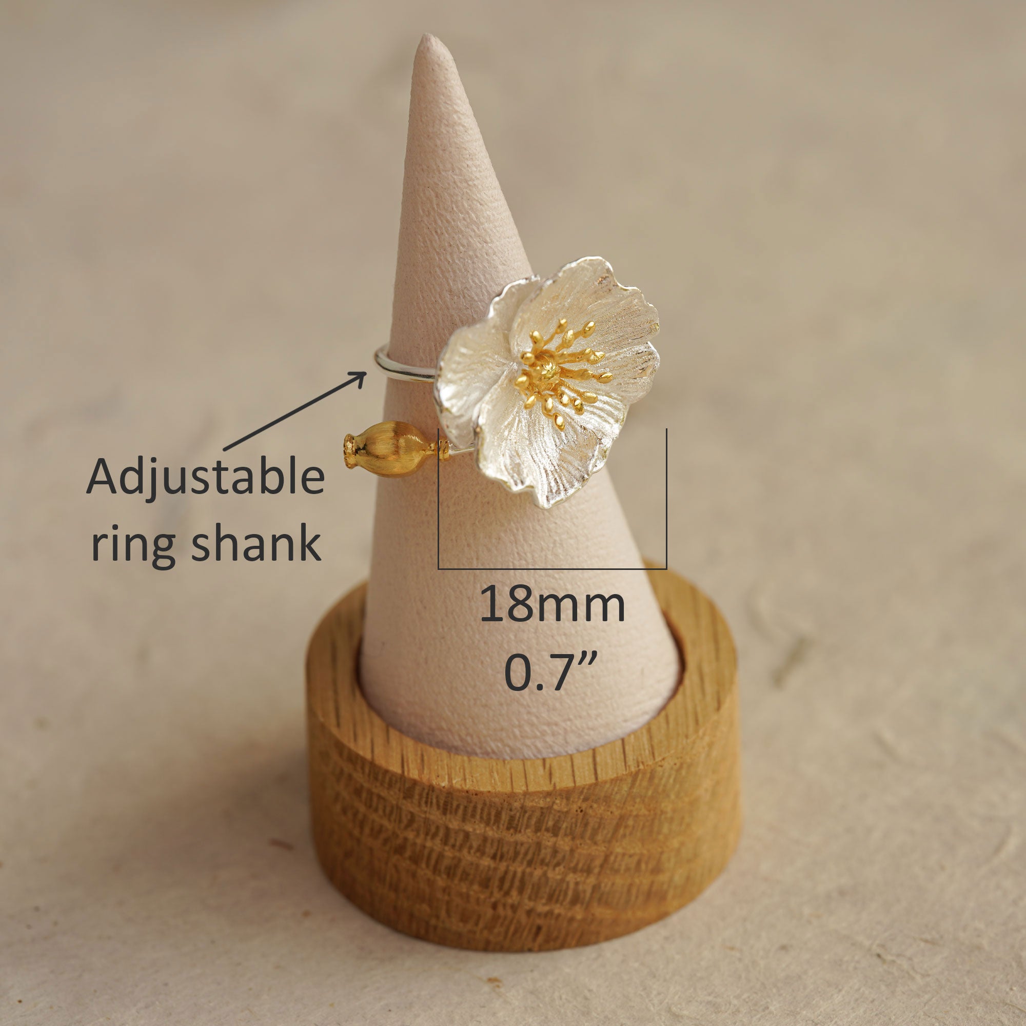 Poppy flower ring size detail