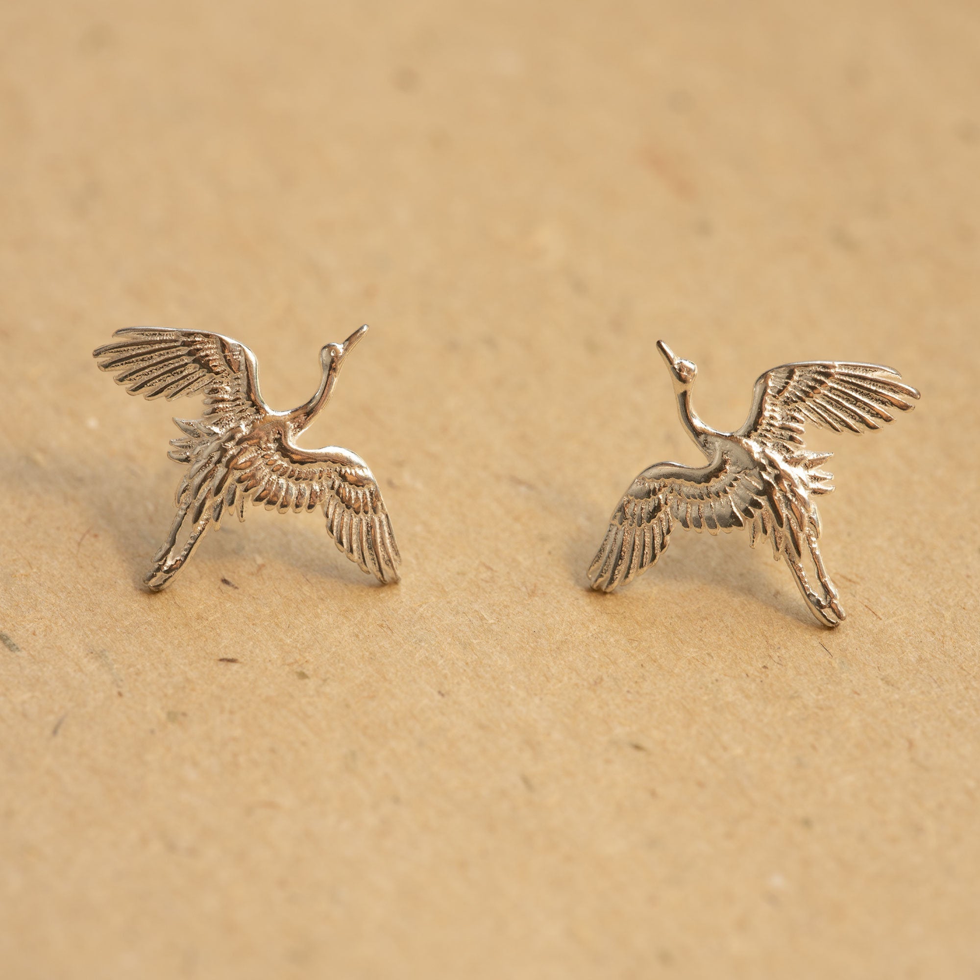 Crane bird stud earrings with elegant bird design