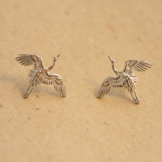Crane bird stud earrings with elegant bird design