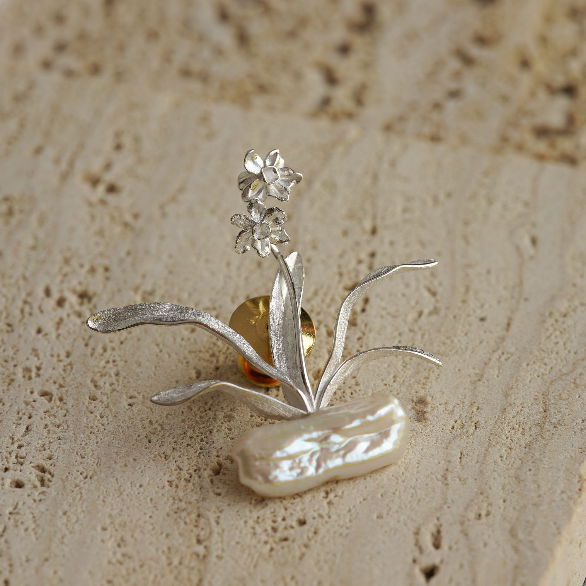 Daffodils flower brooch product view