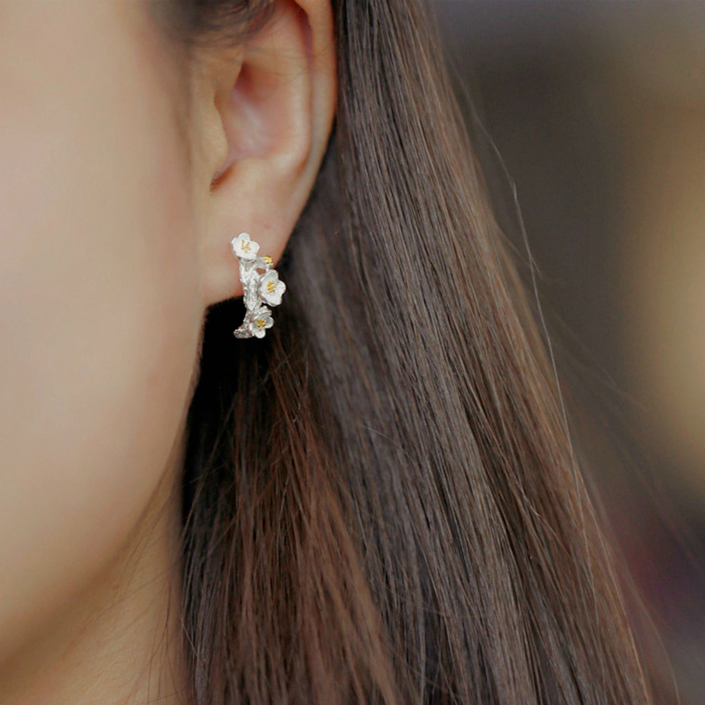 PLUM BLOSSOM FLOWER EARRING