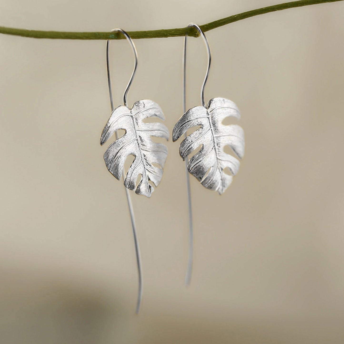 MONSTERA EARRING