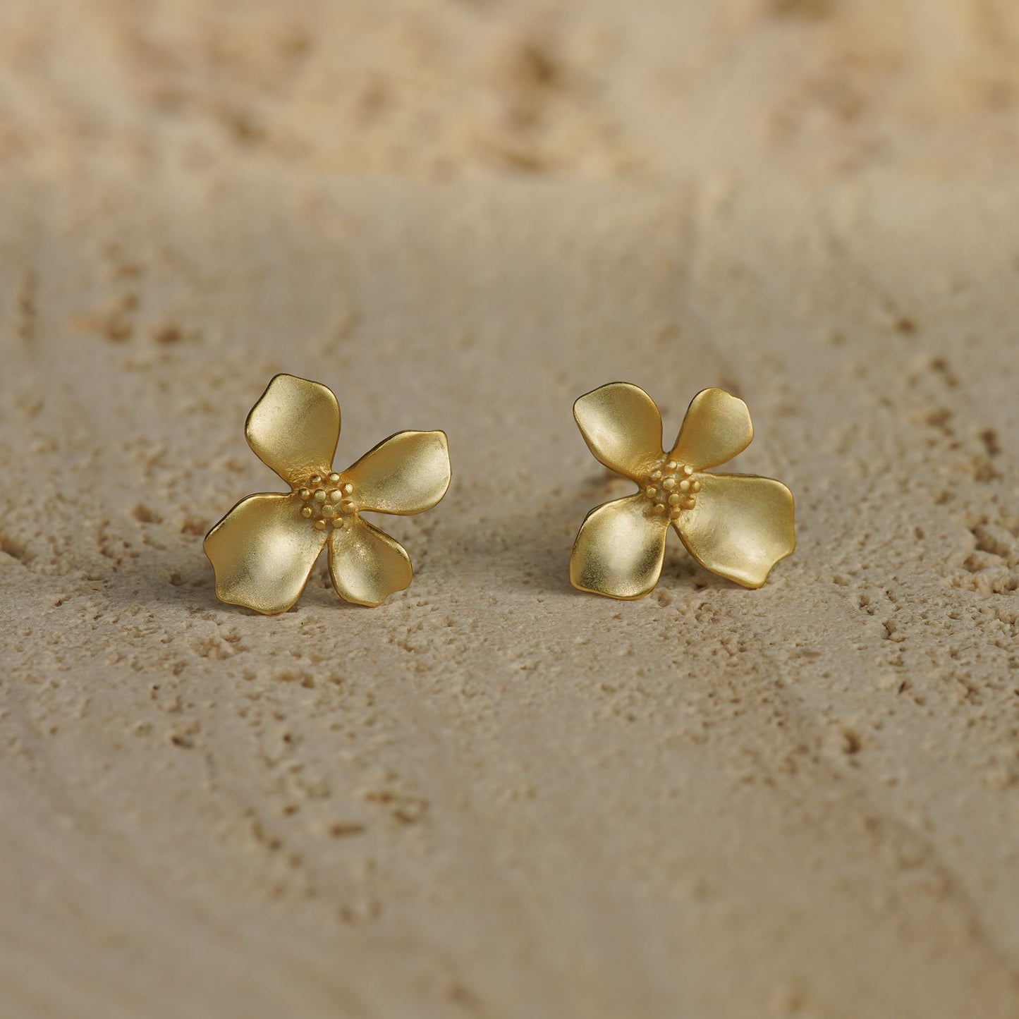 GARDENIA FLOWER EARRING