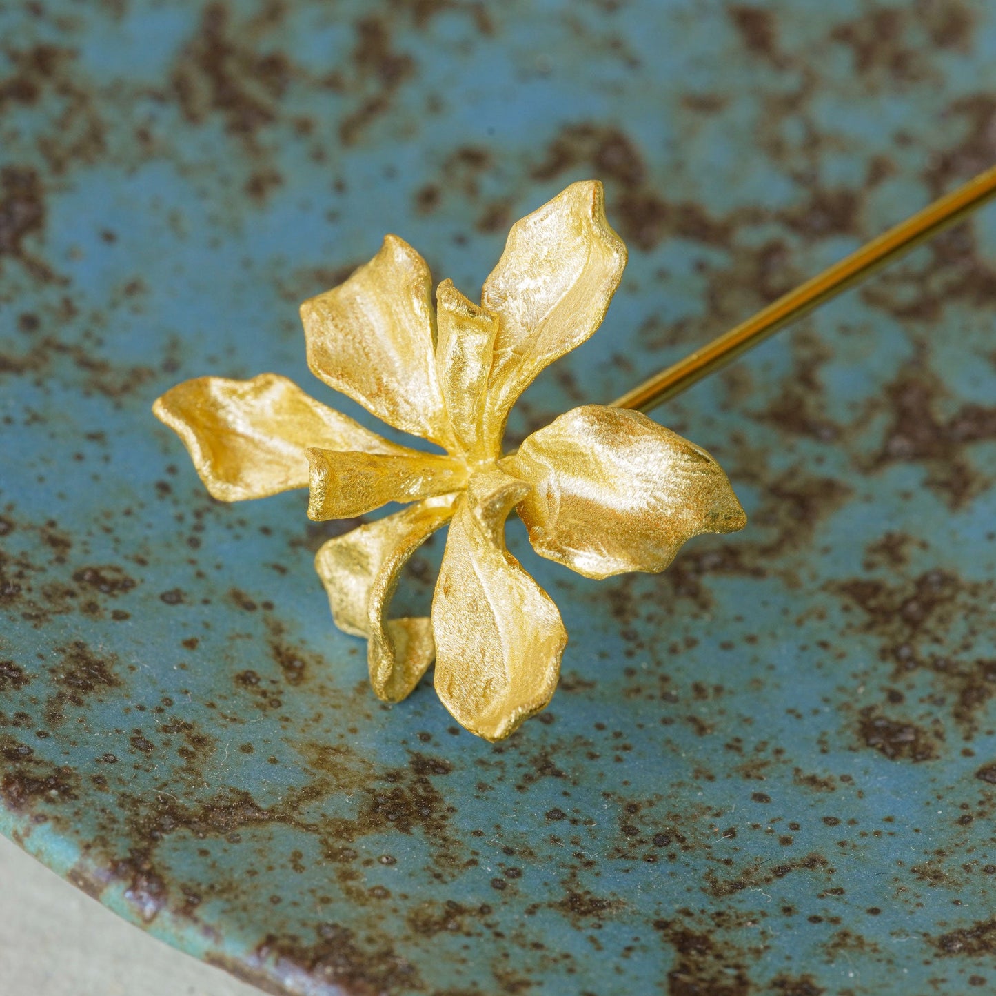 IRIS FLOWER BROOCH