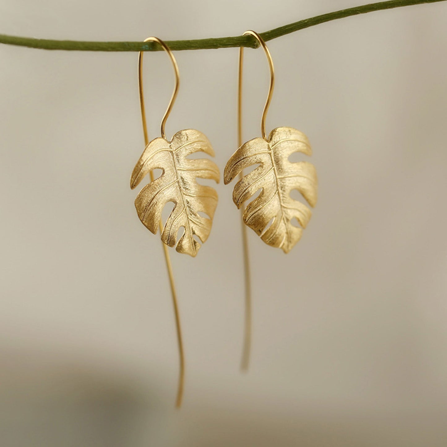 MONSTERA EARRING