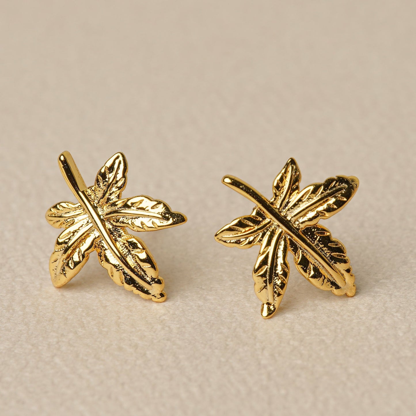 GOLD MAPLE LEAF EARRING