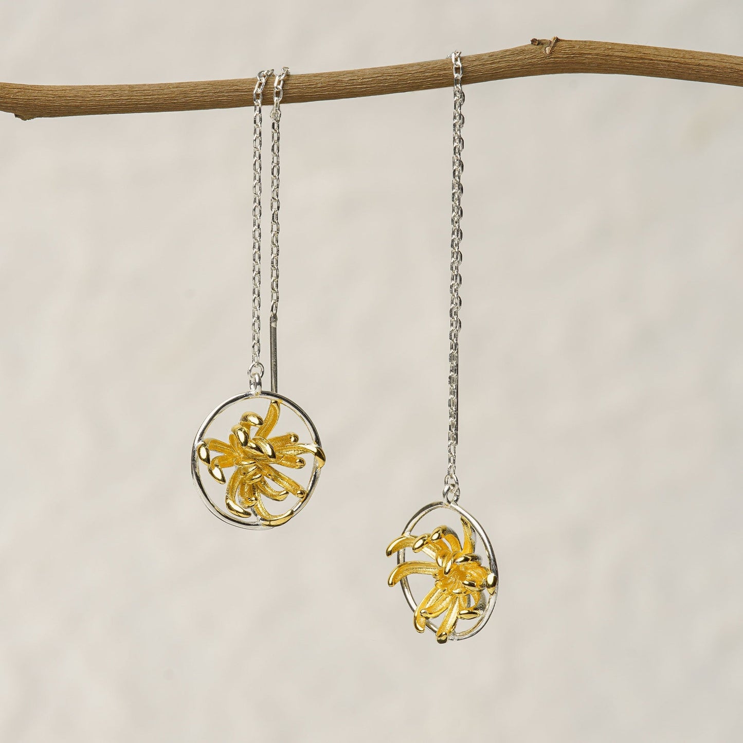 CHRYSANTHEMUM EARRING