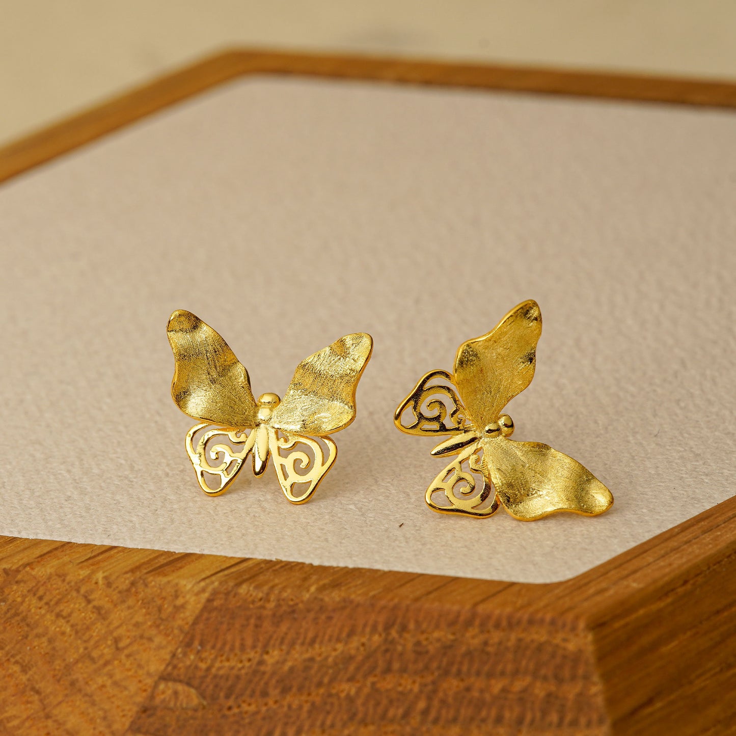 BUTTERFLY EARRINGS