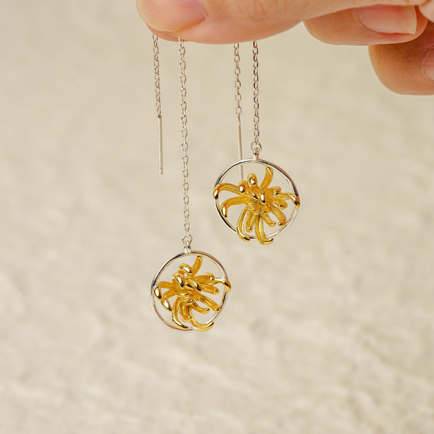 CHRYSANTHEMUM EARRING