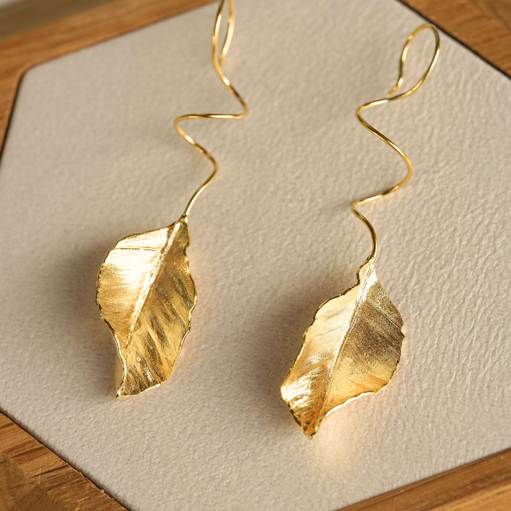 Leaf dangle earrings product detail