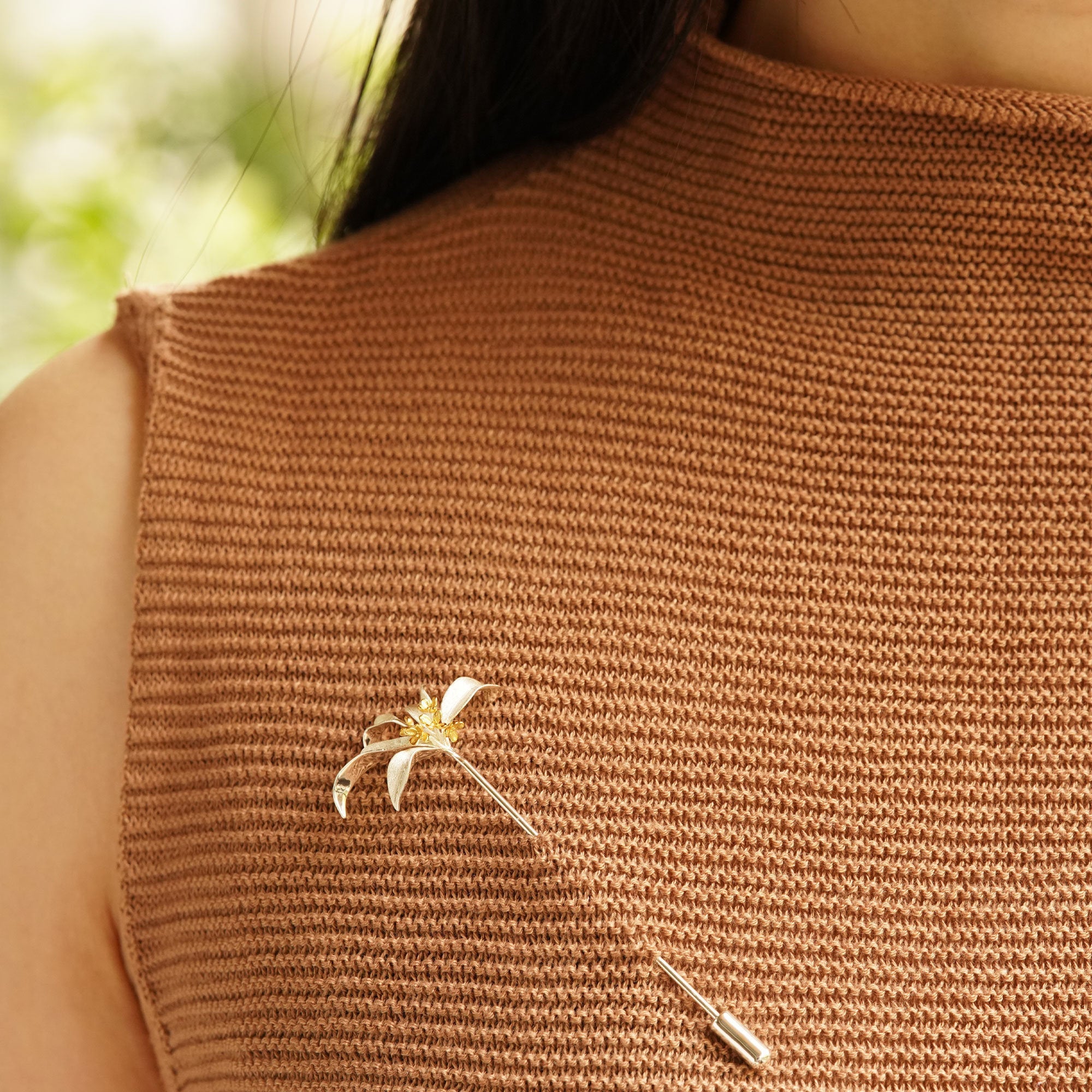 Osmanthus brooch with delicate flower branch design